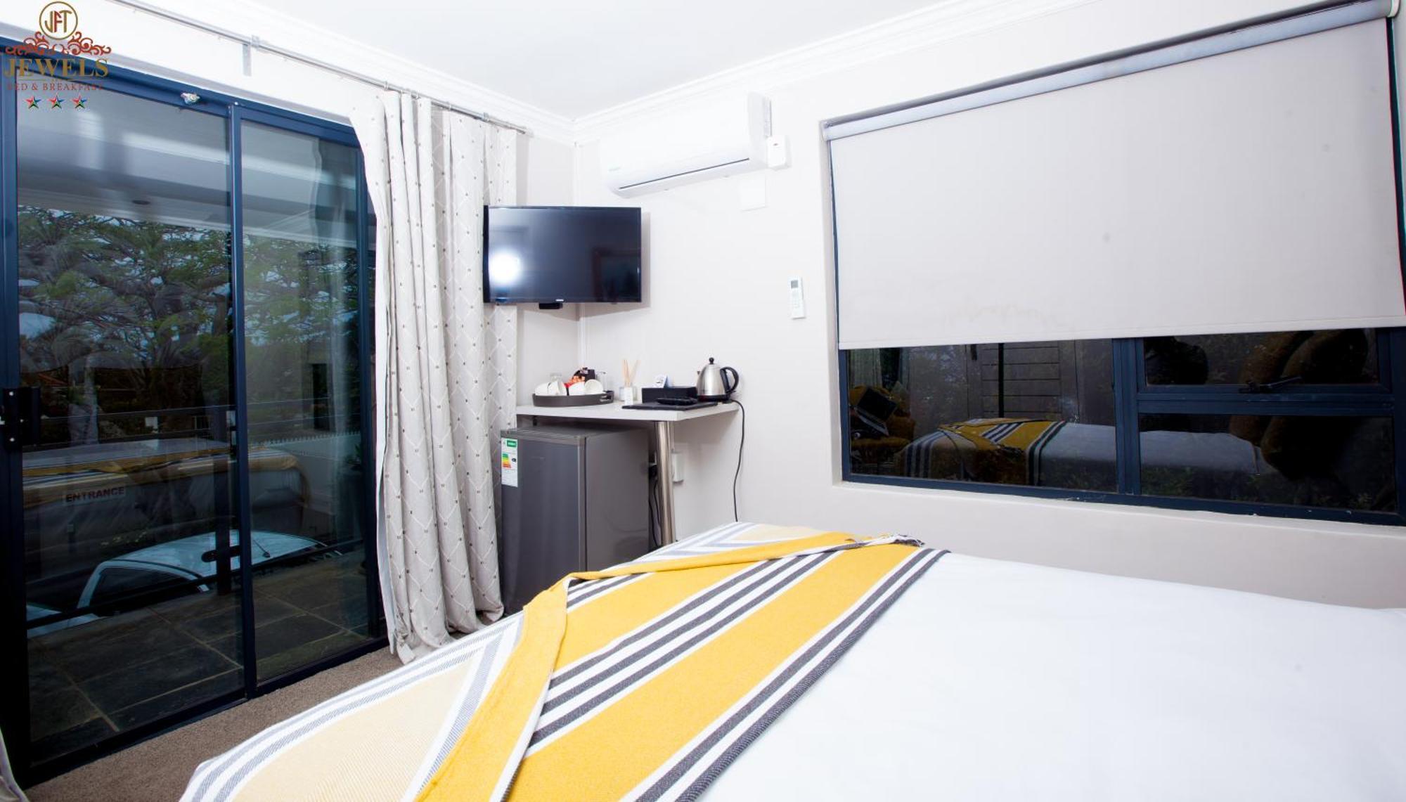 איסט לונדון Jft Jewels Guest House מראה חיצוני תמונה