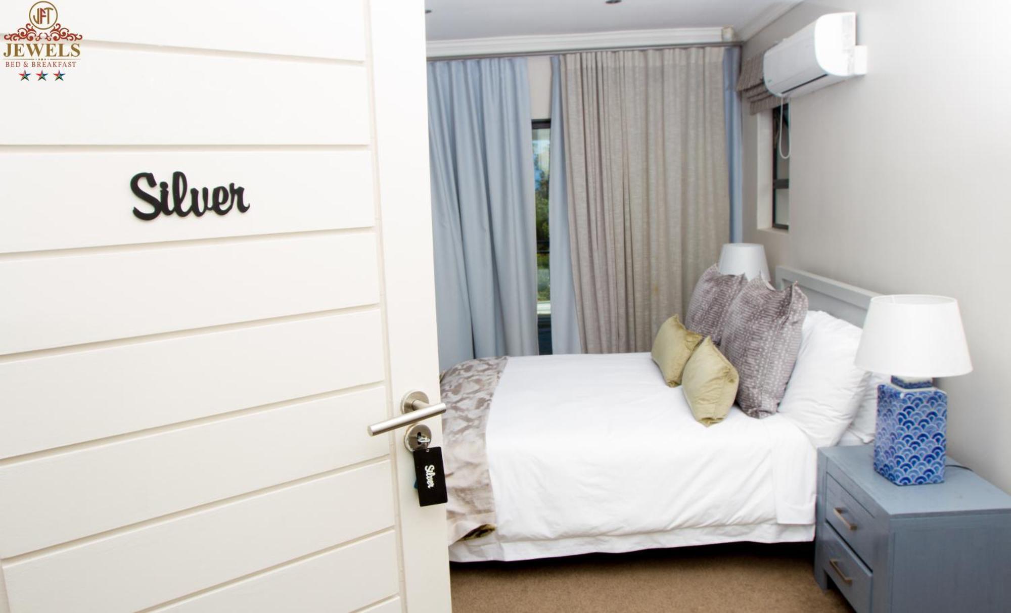 איסט לונדון Jft Jewels Guest House מראה חיצוני תמונה